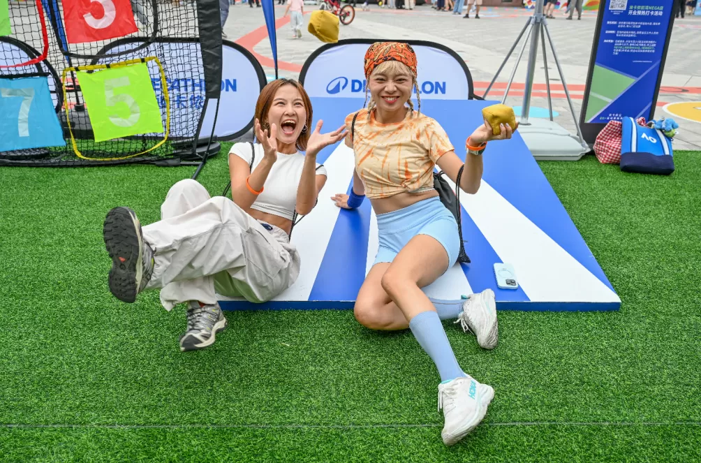 魔都眼︱国际家庭日：踢球跳舞攀岩，中外友人乐享运动派对-第7张图片-