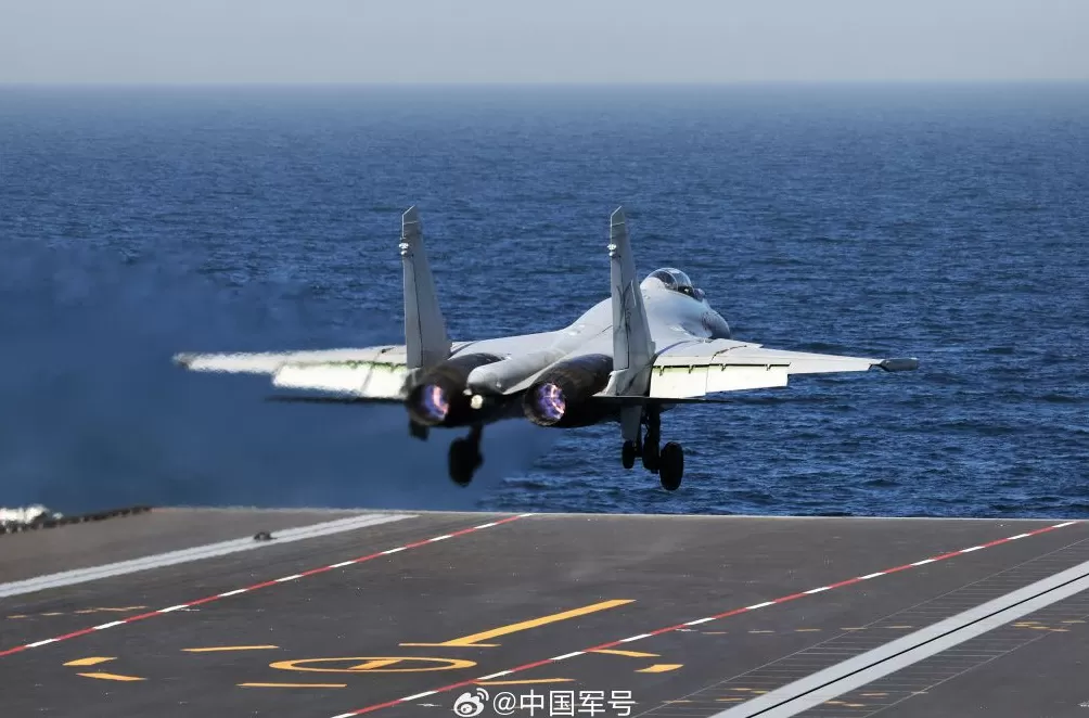 第1现场｜高清大图！看歼-35电磁弹射离舰瞬间-第2张图片-