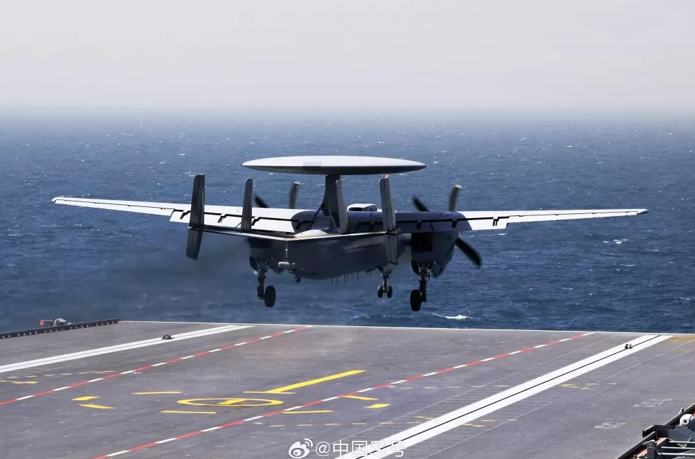 第1现场｜高清大图！看歼-35电磁弹射离舰瞬间-第3张图片-