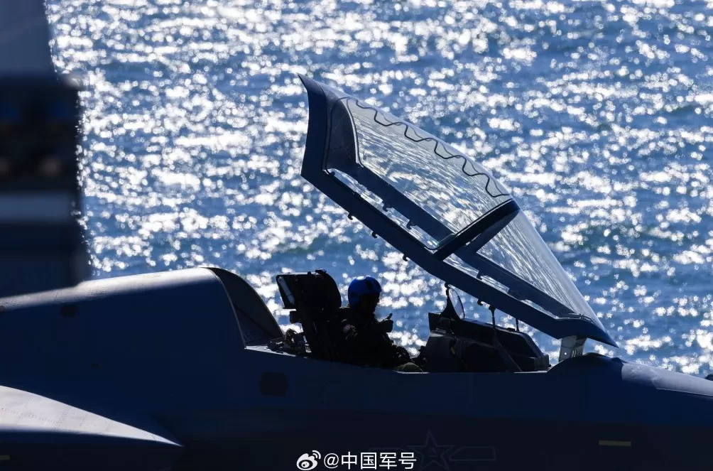 第1现场｜高清大图！看歼-35电磁弹射离舰瞬间-第7张图片-