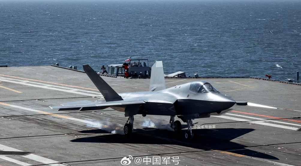 第1现场｜航母style再现！看三型舰载机首次弹射起飞-第5张图片-