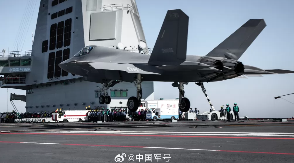 第1现场｜航母style再现！看三型舰载机首次弹射起飞-第6张图片-