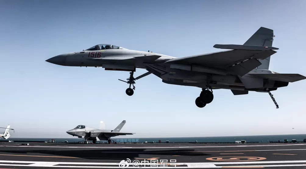 第1现场｜航母style再现！看三型舰载机首次弹射起飞-第11张图片-