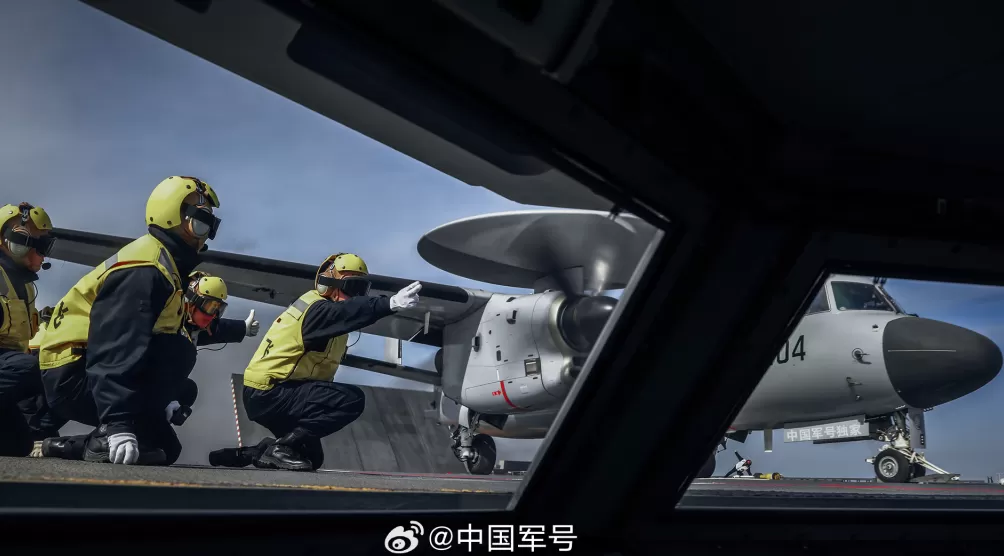 第1现场｜航母style再现！看三型舰载机首次弹射起飞-第16张图片-