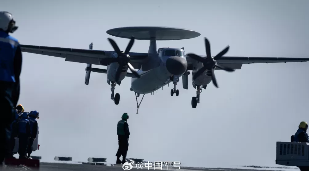 第1现场｜航母style再现！看三型舰载机首次弹射起飞-第18张图片-