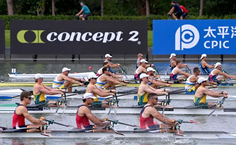 赛艇世锦赛工作日热度依旧，美国观众一家三口相约决赛再来-第3张图片-