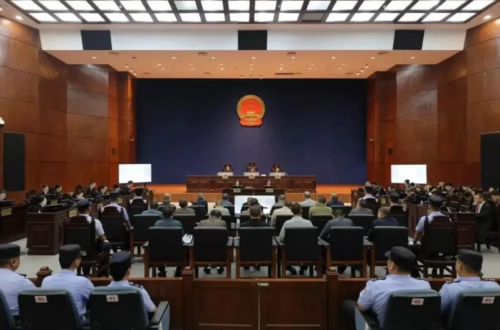 造成6名中国公民死亡，涉赌、诈资金200余亿元！白家犯罪集团主案一审开庭-第1张图片-