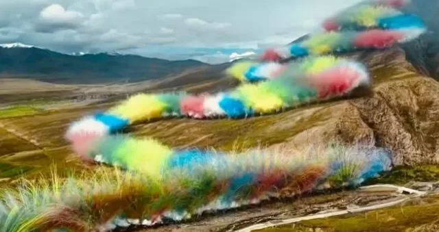 高原烟花，炸碎了品牌遮羞布-第1张图片-