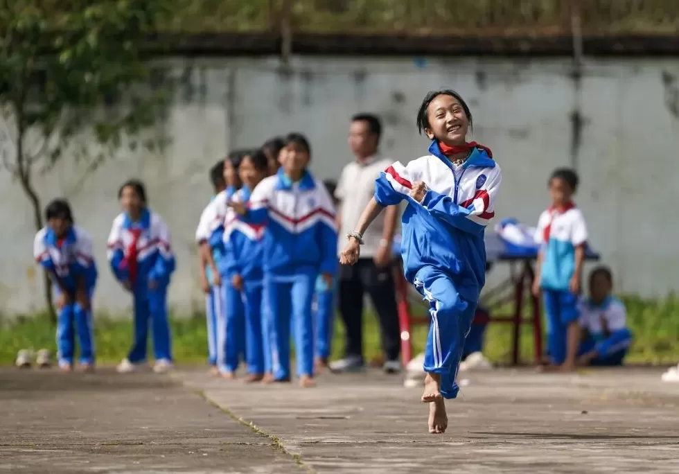 光明日报：希望“零近视”小学，不再是新闻里的“奇观”-第3张图片-
