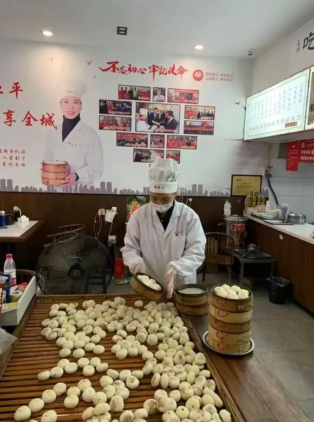 光明网评论员：个体户入围表彰对象，也是一种示范-第1张图片-