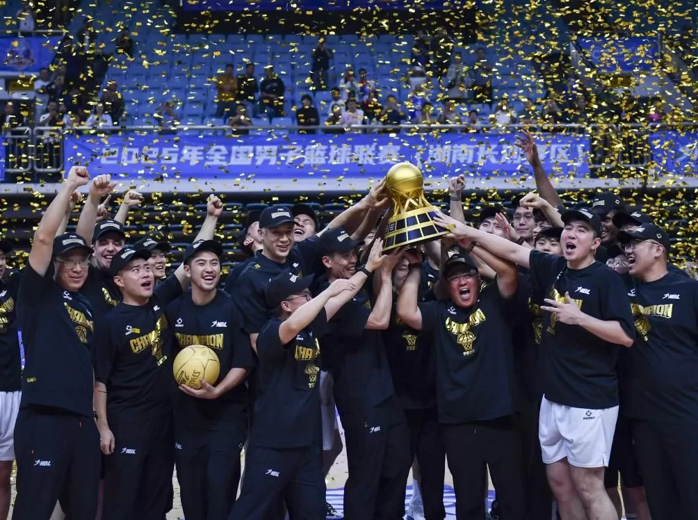 体坛联播｜登贝莱荣膺2025金球奖，辽宁男篮辟谣出售球队-第7张图片-