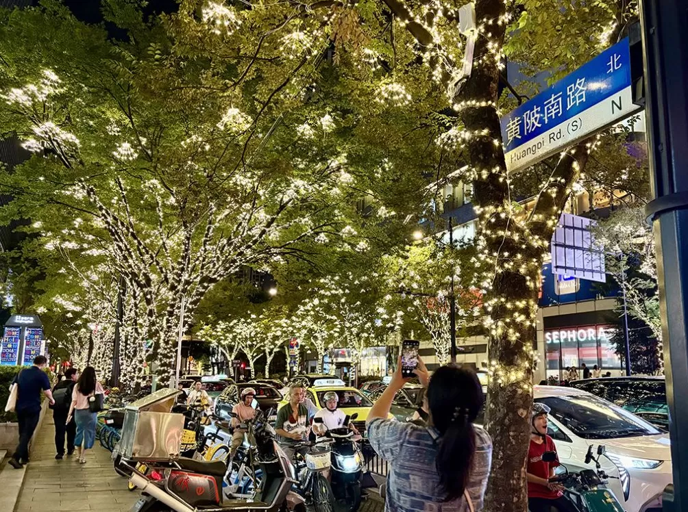 人流量之外,上海光影节为夜经济还带来什么?-第1张图片- 人流量之外,上海光影节为夜经济还带来什么?-第1张图片-