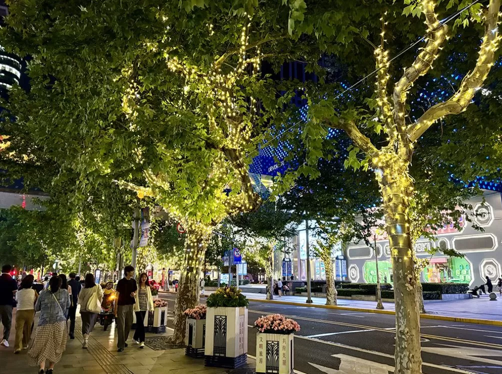 人流量之外,上海光影节为夜经济还带来什么?-第6张图片- 人流量之外,上海光影节为夜经济还带来什么?-第6张图片-