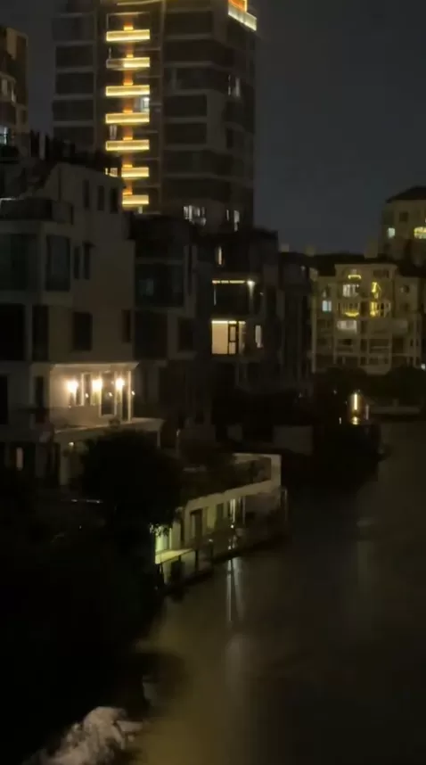 业主私挖地下室导致河道被挖通，地下车库被淹？温州龙港回应：正在勘验调查-第4张图片-