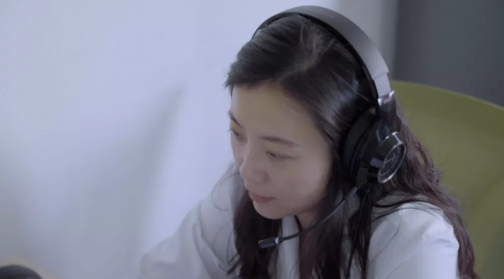 接住电话那端的情绪:上海心理热线的接线志愿者们-第1张图片- 接住电话那端的情绪:上海心理热线的接线志愿者们-第1张图片-