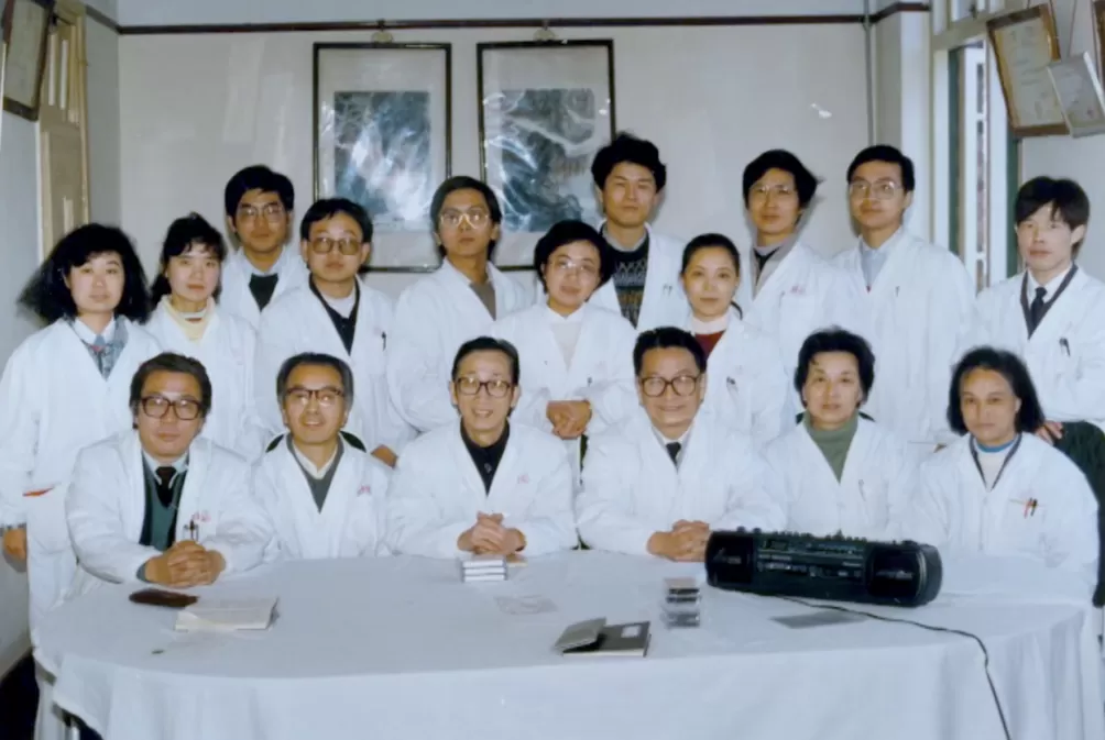 接住电话那端的情绪:上海心理热线的接线志愿者们-第2张图片- 接住电话那端的情绪:上海心理热线的接线志愿者们-第2张图片-