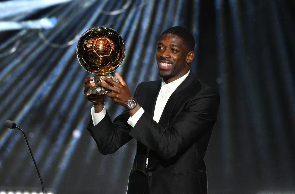 登贝莱捧起金球奖!这一刻,足球看上去更纯粹了-第2张图片- 登贝莱捧起金球奖!这一刻,足球看上去更纯粹了-第2张图片-