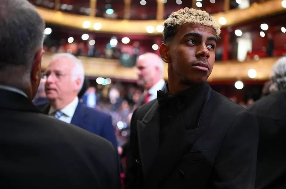 父亲为亚马尔炮轰金球奖:我儿子当世最佳!第2名是对他精神伤害-第2张图片- 父亲为亚马尔炮轰金球奖:我儿子当世最佳!第2名是对他精神伤害-第2张图片-