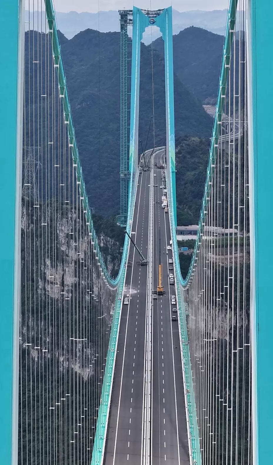 天堑变通途！一群普通人创造人间奇迹：我们在地球裂缝之上建“天桥”-第3张图片-