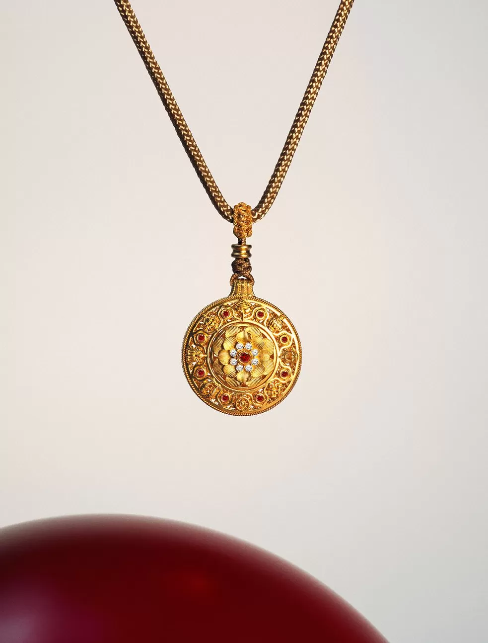 黄金钻石珍宝都赶中秋的趟|是日美好事物-第9张图片- 黄金钻石珍宝都赶中秋的趟|是日美好事物-第9张图片-