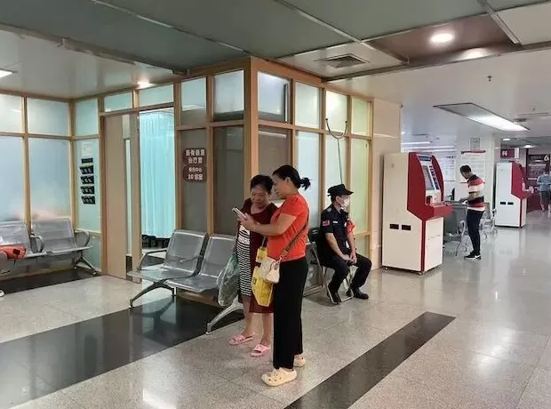 实地走访骨科医生遇袭医院,知情人士透露相关细节-第2张图片- 实地走访骨科医生遇袭医院,知情人士透露相关细节-第2张图片-