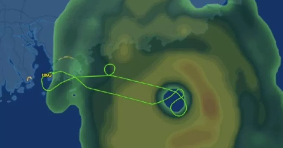 这飞机疯了吗?竟然往超强台风“桦加沙”里钻-第2张图片- 这飞机疯了吗?竟然往超强台风“桦加沙”里钻-第2张图片-