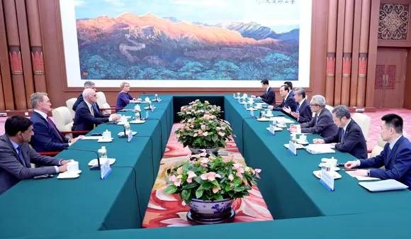 王毅会见美国国会众议员代表团-第4张图片-