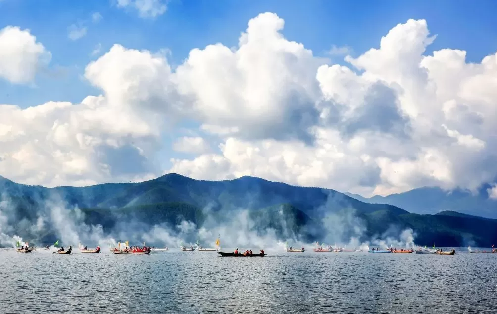 在泸沽湖转山转海，感受这片高原秘境的文化焕新-第1张图片-