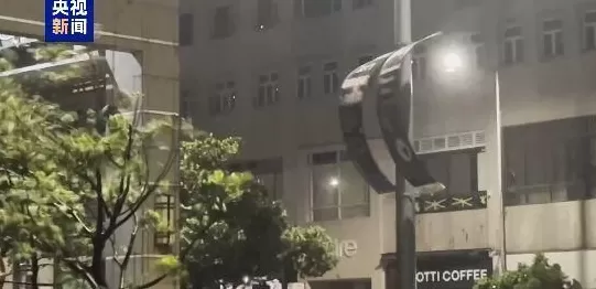 “桦加沙”来袭！香港、澳门发出最高级别热带气旋警告信号“十号风球”-第6张图片-