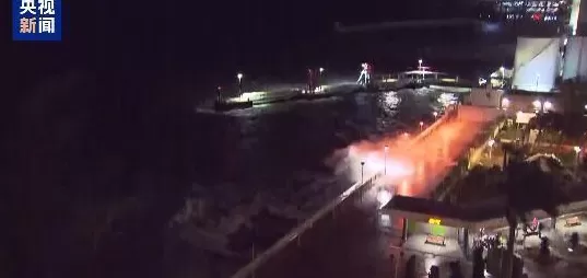 “桦加沙”来袭！香港、澳门发出最高级别热带气旋警告信号“十号风球”-第3张图片-