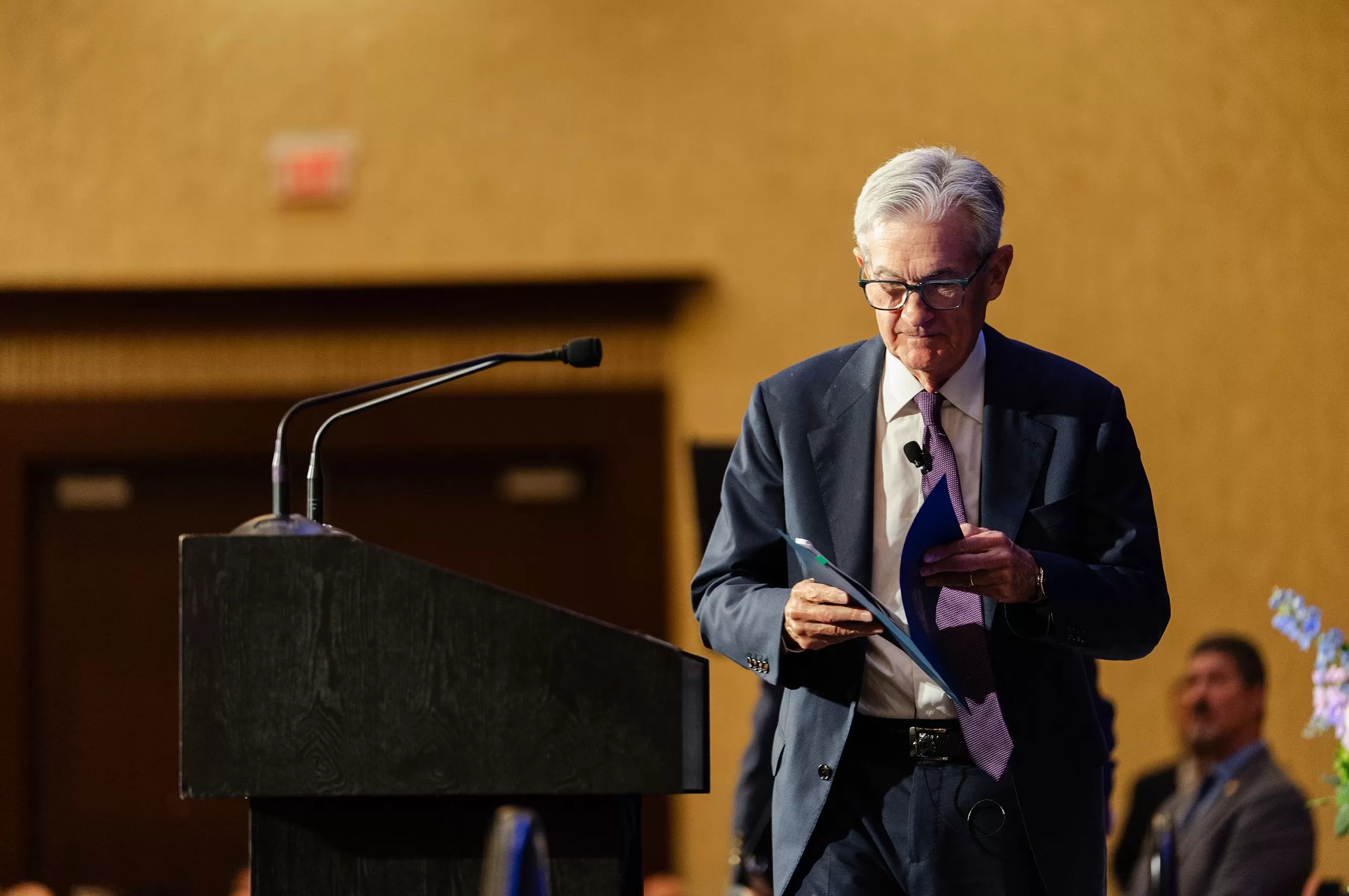 关税推高商品价格、为保就业而降息，鲍威尔最新讲话透露信息-第1张图片-