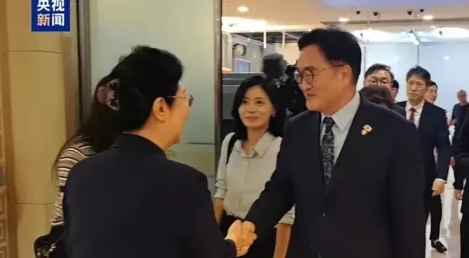 韩国总统李在明刚说完中朝俄，立即吐槽美国，问题是台湾问题怎么说？-第3张图片-