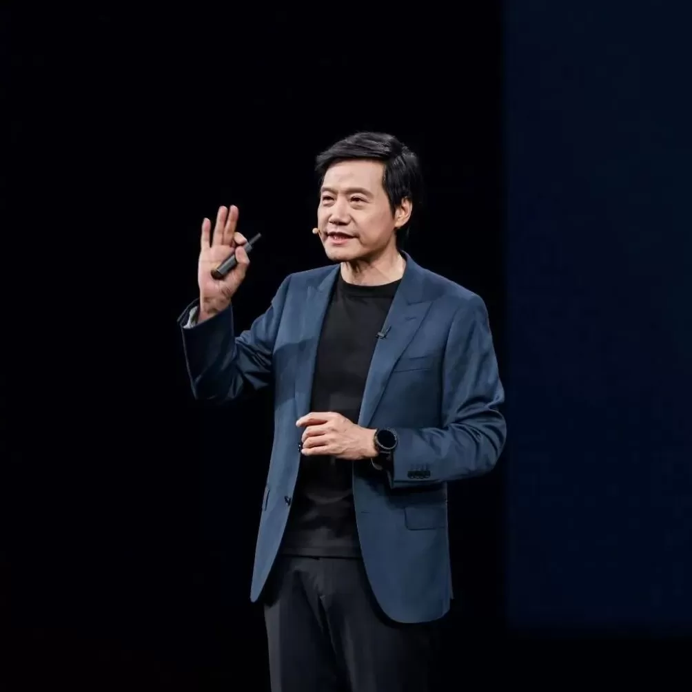 雷军：押上全部家底造车造芯，“同时供家里两个孩子上大学”，压力巨大-第2张图片-