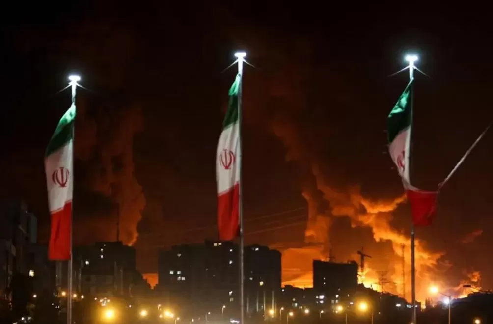 伊朗前总统逼宫失败，按律最高可判死刑，下场比内贾德还悲惨？-第5张图片-