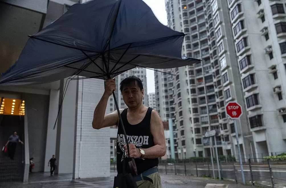 第1现场｜“风王”桦加沙来袭，港澳挂“十号风球”-第2张图片-