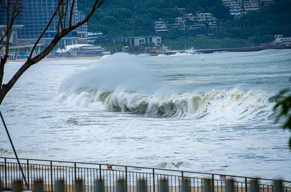 第1现场｜“风王”桦加沙来袭，港澳挂“十号风球”-第7张图片-