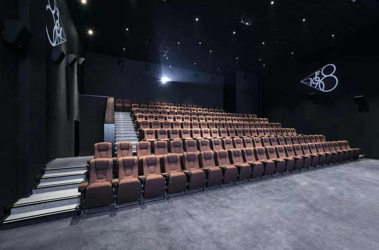 国庆档新片预售总票房破1000万，影视院线板块股价上涨-第1张图片-