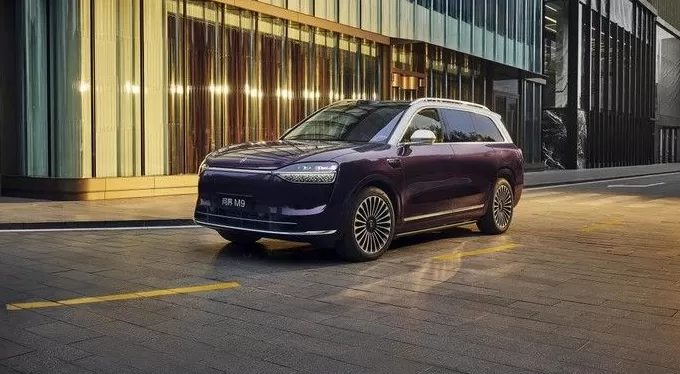 BBA们的“躺赢”时代逐渐远去？问界M9又出新招-第1张图片-