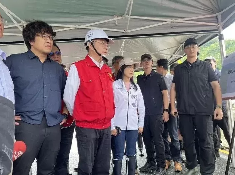 台湾花莲如世界末日,谁该负责?岛内政坛吵成一团-第2张图片- 台湾花莲如世界末日,谁该负责?岛内政坛吵成一团-第2张图片-