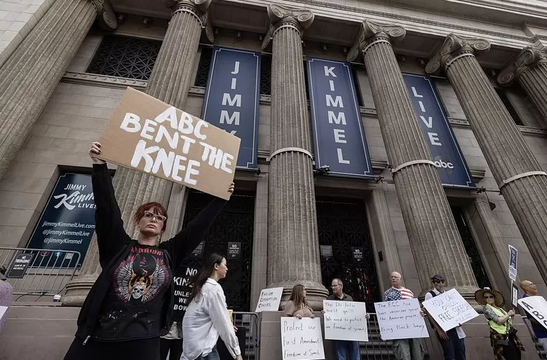 迪士尼向股价妥协了，《吉米鸡毛秀》复播-第3张图片-