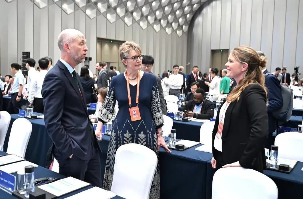 2025年中国碳市场大会在沪举行,陈吉宁孙金龙李殿勋龚正出席-第4张图片- 2025年中国碳市场大会在沪举行,陈吉宁孙金龙李殿勋龚正出席-第4张图片-