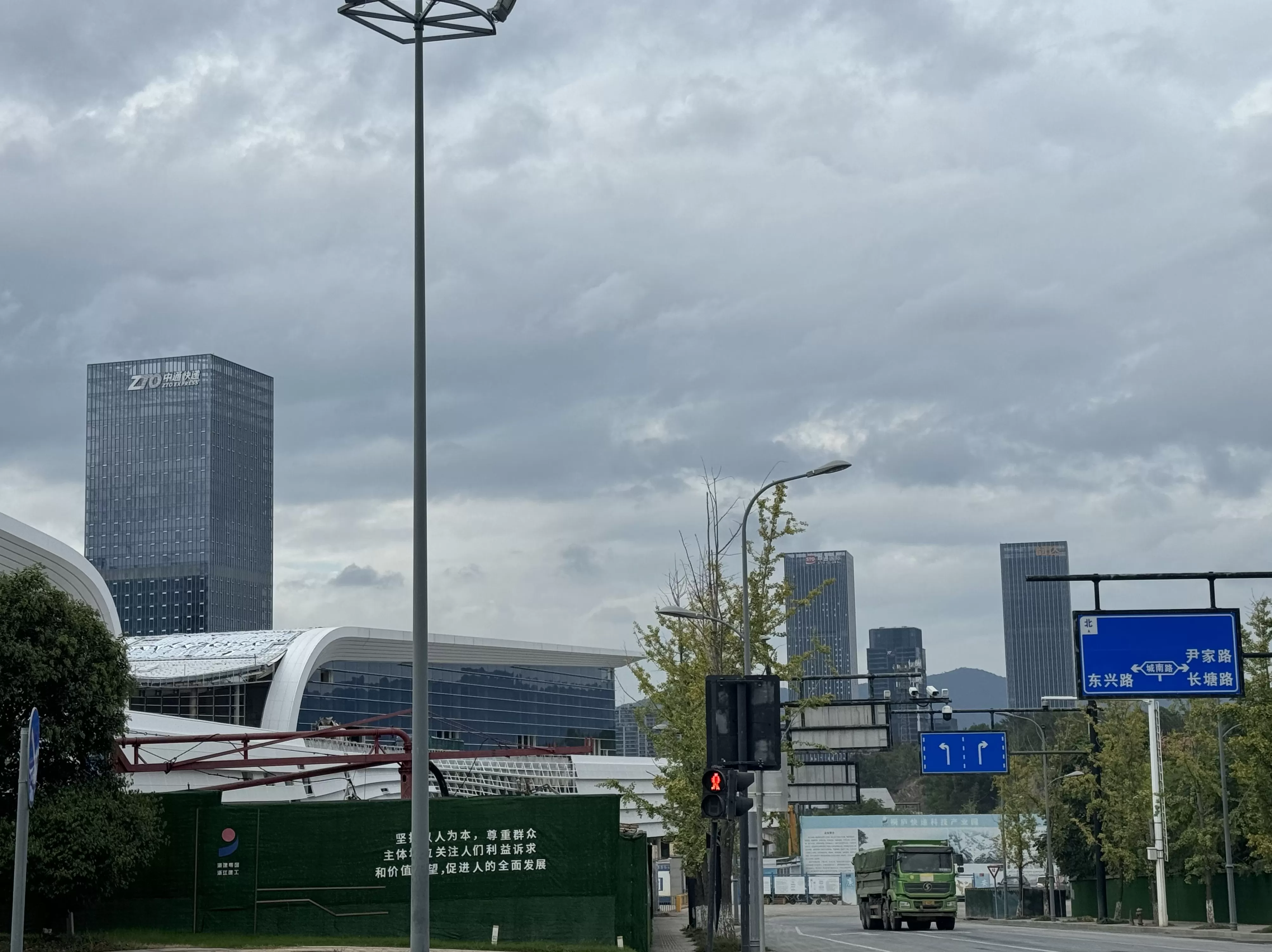 交付量暴涨10倍，新石器无人车商业化迎来爆发-第1张图片-