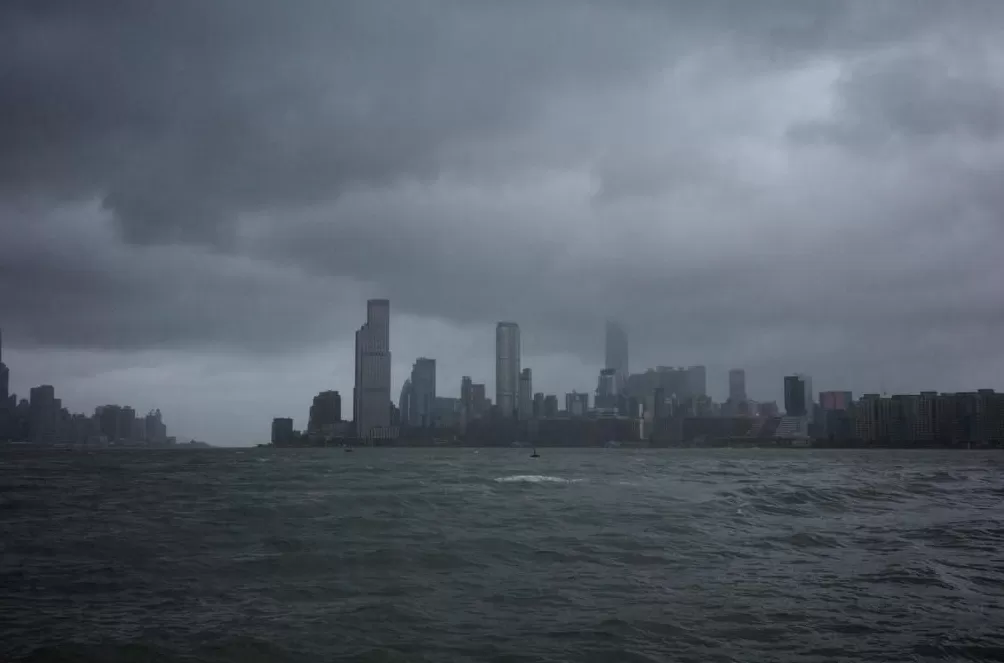 台风“桦加沙”致香港101人受伤风力减弱改发三号强风信号-第1张图片-