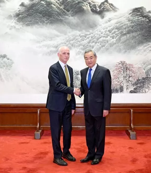 会见美国议员代表团，王毅把这个问题挑明了！-第1张图片-