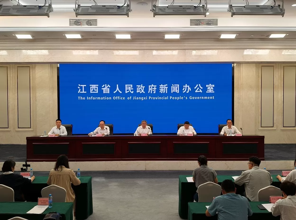 2025世界VR产业大会10月启幕，聚焦AI眼镜和VR大空间新赛道-第1张图片-