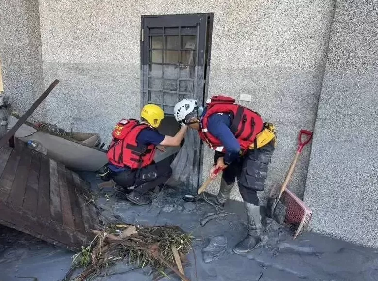 花莲堰塞湖伤亡数增至15人,蓝营揭民进党当局“消失的60天”-第1张图片- 花莲堰塞湖伤亡数增至15人,蓝营揭民进党当局“消失的60天”-第1张图片-