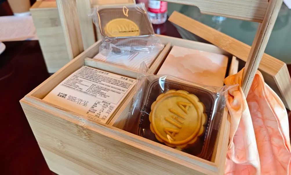 号称月饼暗藏“塑料片”，男子敲诈10家酒店获利近5万元被刑拘-第1张图片-