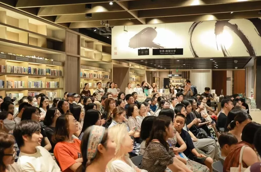 世界作为参考答案：严飞、杜素娟谈当下年轻人的倦怠-第2张图片-