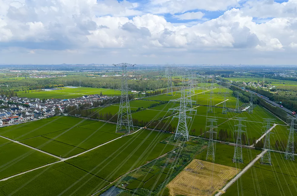 在百米高空把2毫米销钉插入4毫米销孔，机器人消除特高压线隐患-第2张图片-