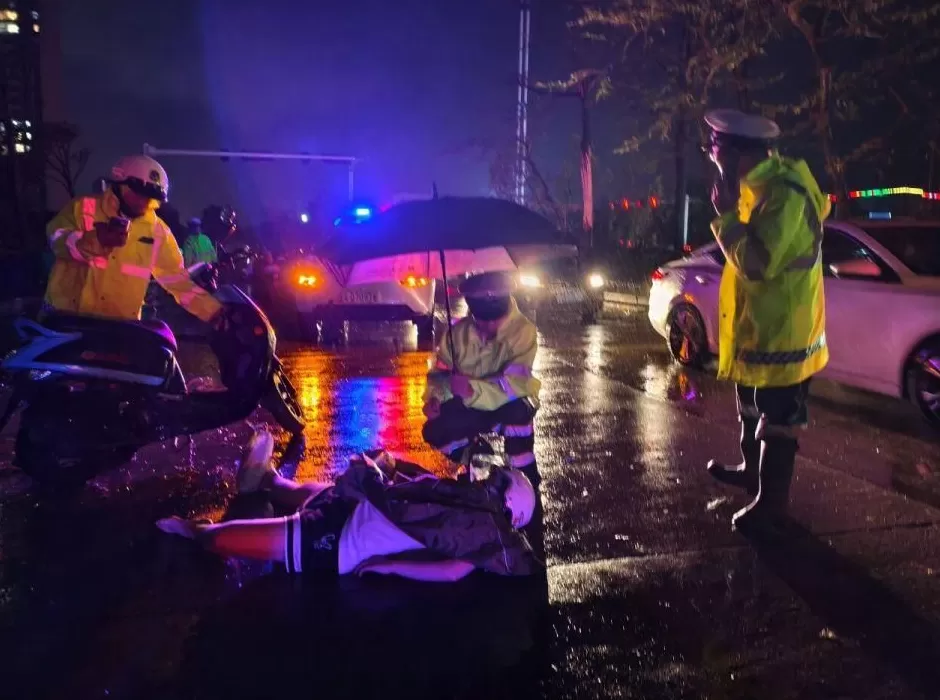 “桦加沙”登陆后的20小时,阳江怎样了?-第32张图片- “桦加沙”登陆后的20小时,阳江怎样了?-第32张图片-